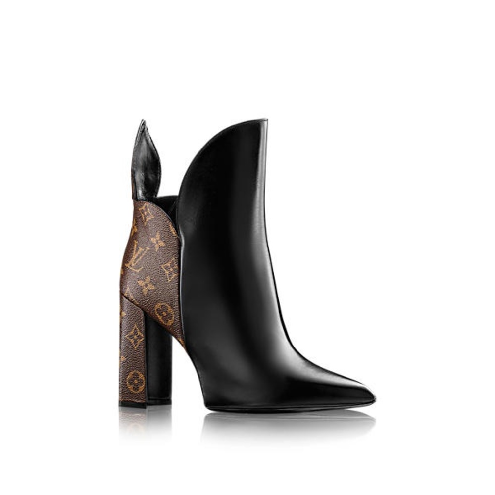 ISO LOUIS VUITTON RODEO QUEEN BOOTS